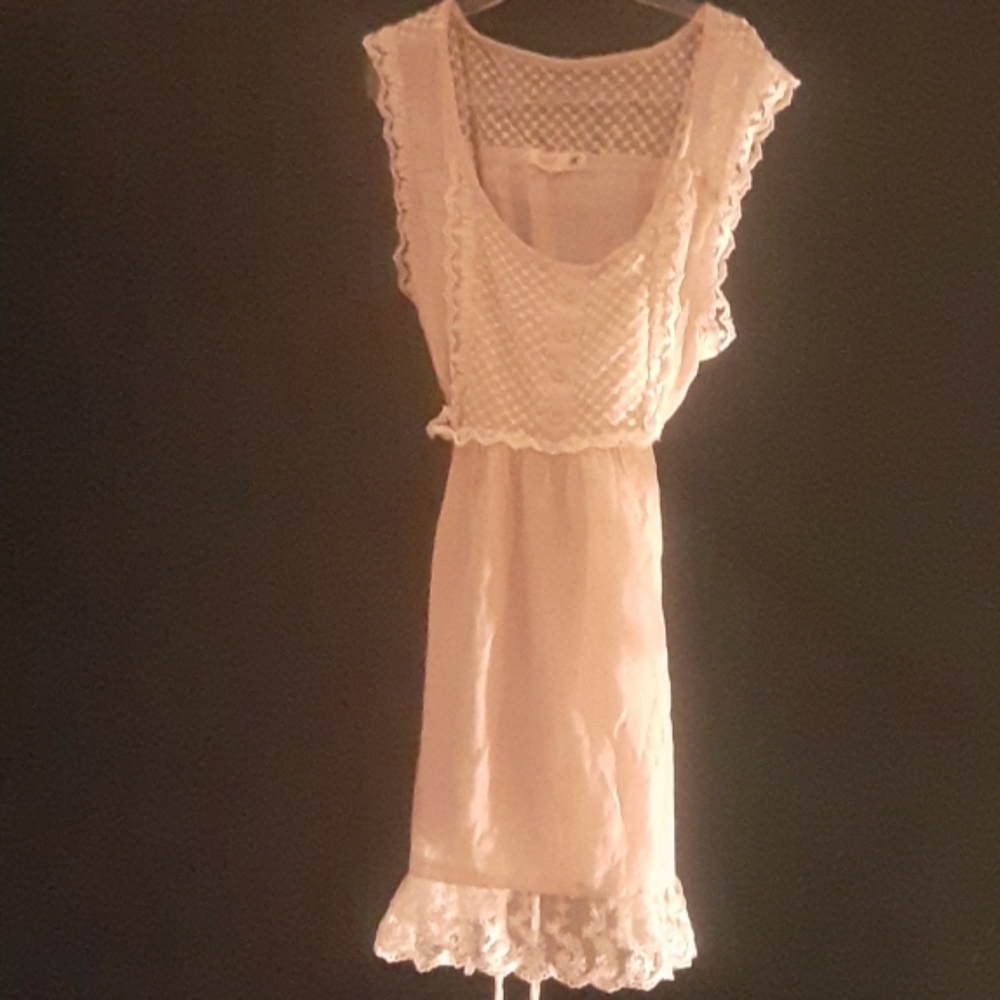 Beige/ white lace blouse